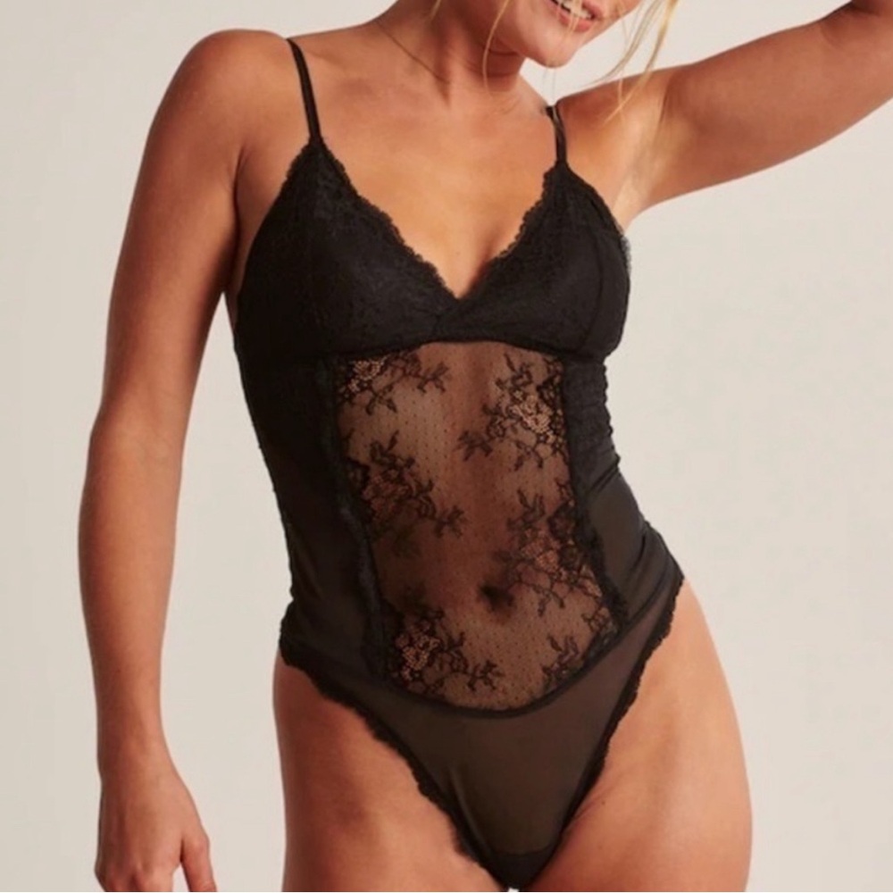 NWT Abercrombie & Fitch Vintage Lace Bodysuit Black
